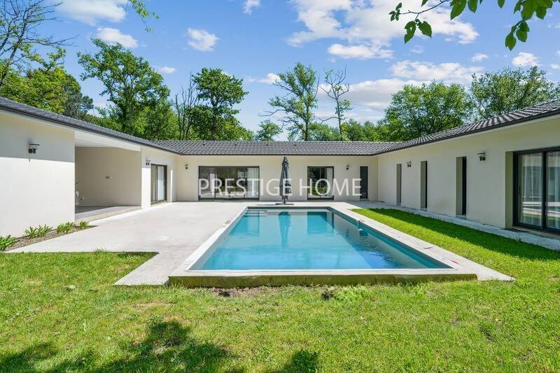 Maison 7 pièces 250 m² · à Saint-Sulpice-Et-Cameyrac · 250 m² · 1 050 000 €