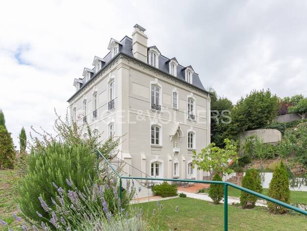 Villa à vendre 3 280 000 € 14 pièces 9 chambres 458 m² 1 234 m² de terrain Port Littoral-Ville Nord Trouville-sur-Mer 14360