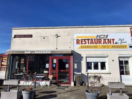 Local commercial à vendre 455 000 € 300 m² de surface de vente Boyer 71700