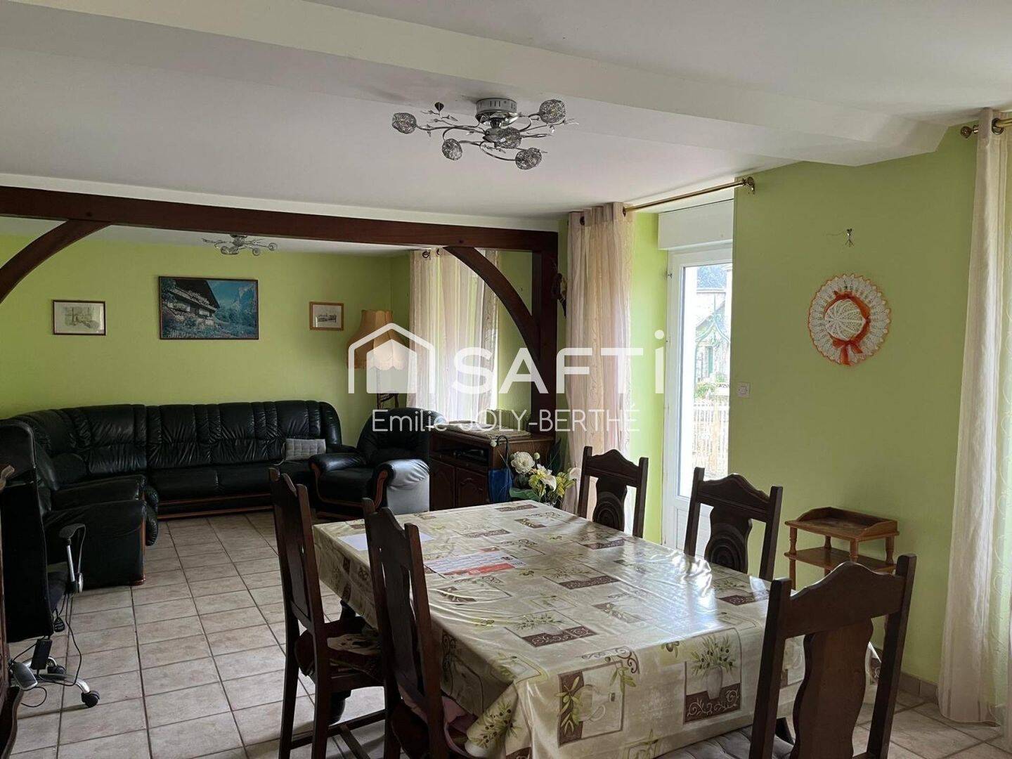 Maison 6 pièces 115 m² · à Saulges · 115 m² · 79 700 €