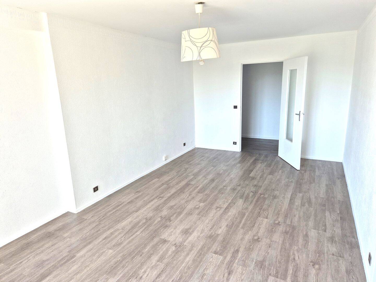 Appartement 4 pièces 80 m² · à Épinay-sur-Seine · 79,8 m² · 215 000 €