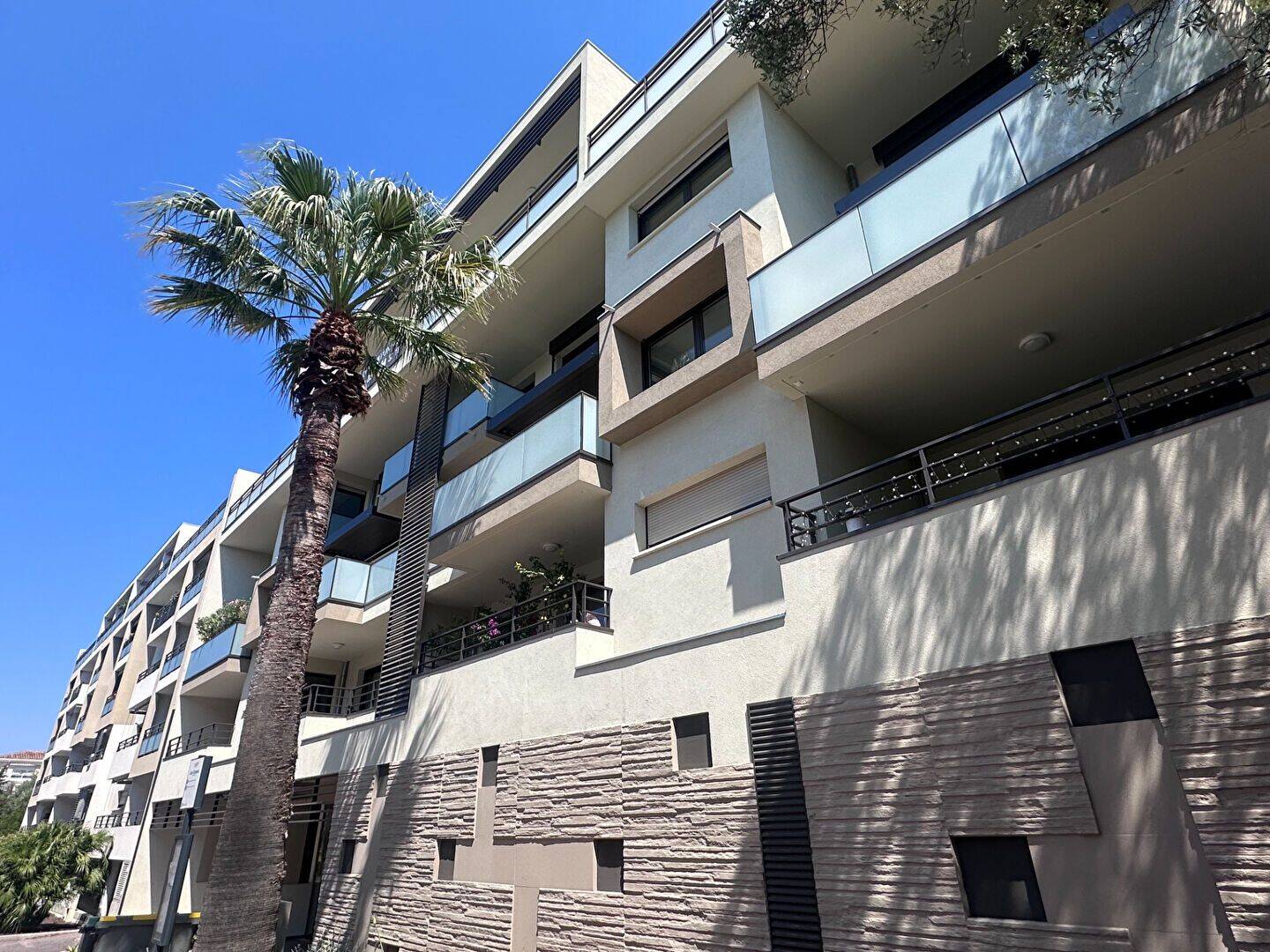 Appartement 4 pièces 127 m² · à Saint-Raphaël · 127,3 m² · 890 000 €