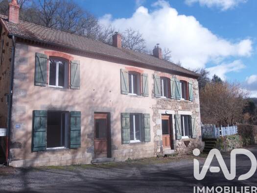 Maison de ville à vendre 79 500 € 8 pièces 4 chambres 148 m² 467 m² de terrain Miremont 63380