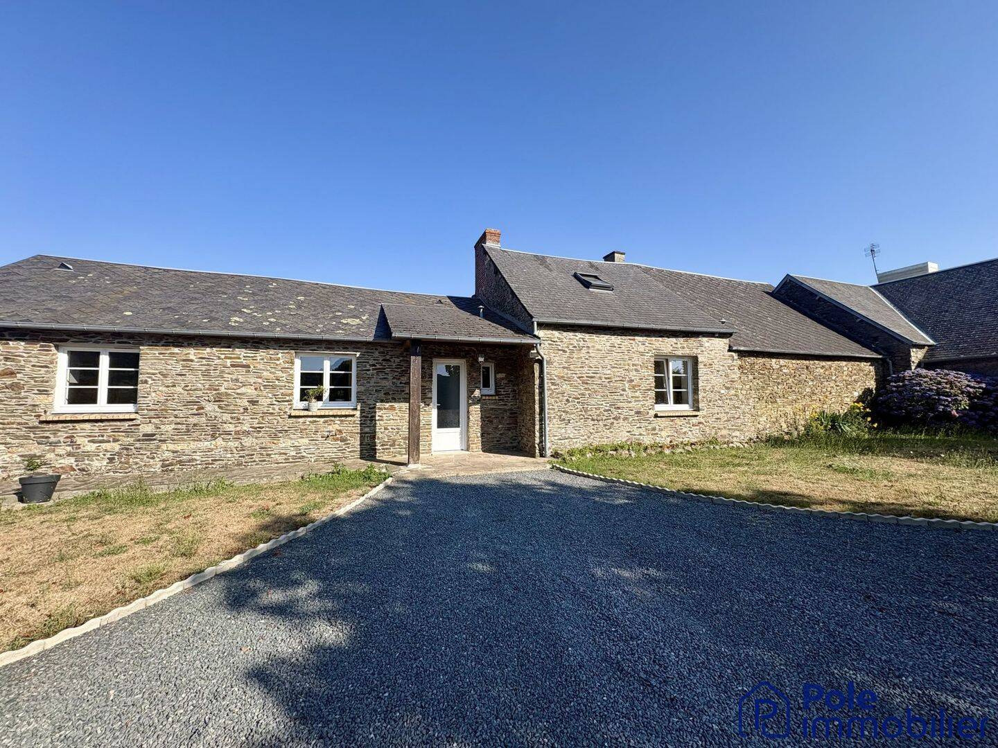 Maison 5 pièces 82 m² · à Thury-Harcourt-le-Hom · 81,5 m² · 850 €