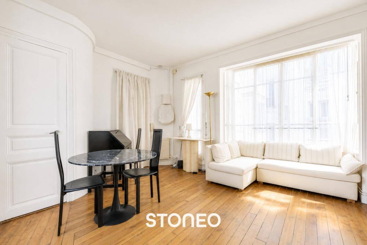 Appartement 2 pièces 43 m² · à Paris 7ème Arrondissement · 43 m² · 596 000 €