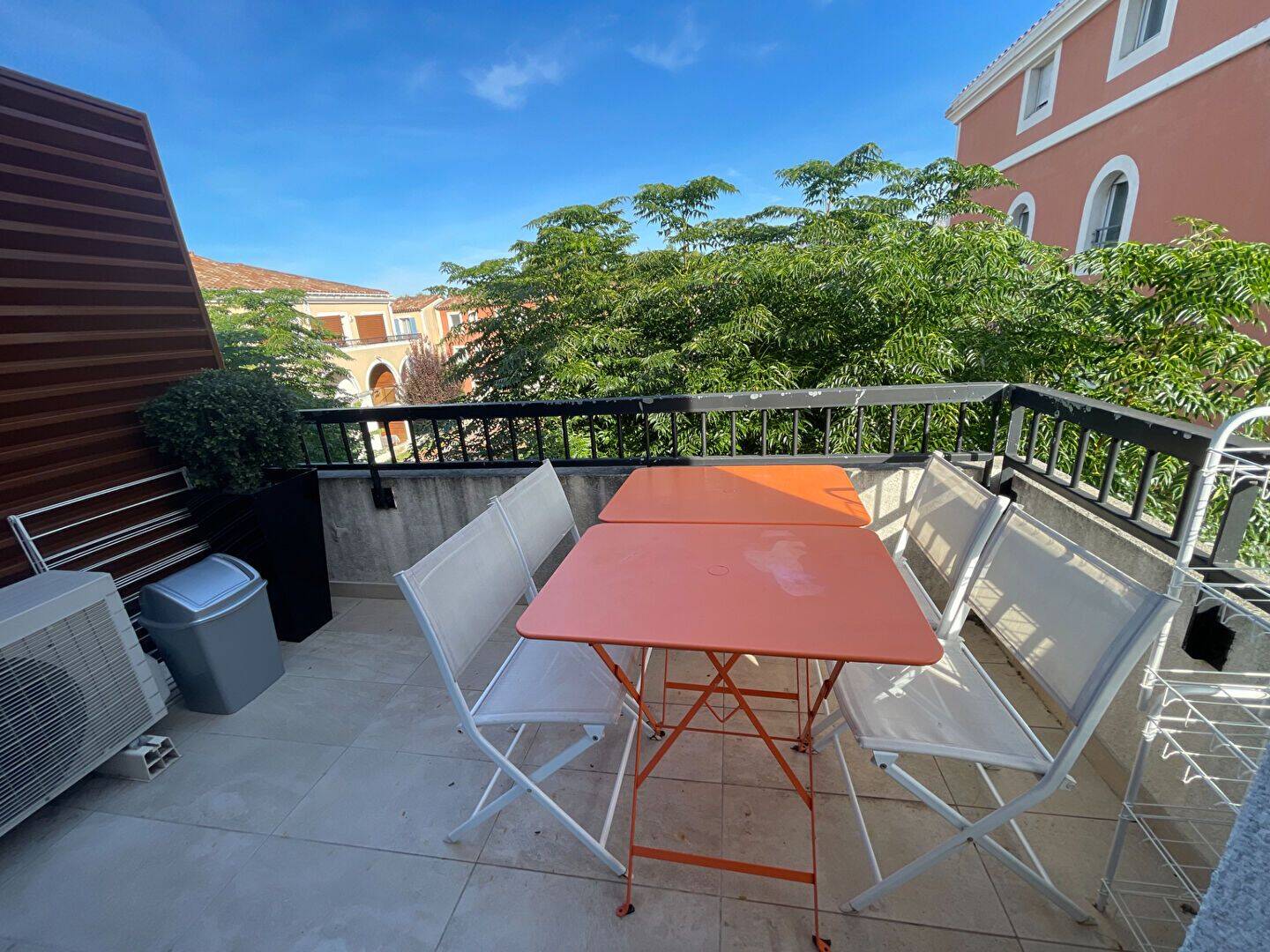 Appartement 1 pièce 24 m² · à Rousset · 24,4 m² · 695 €/mois
