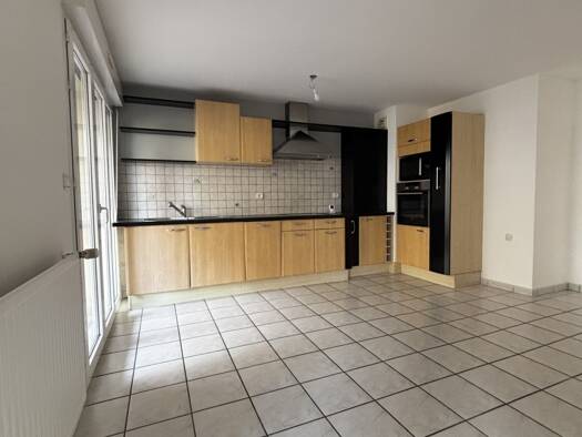 Appartement à vendre 260 000 € 5 pièces 3 chambres 100,2 m² Étage 2/5 Besançon 25000