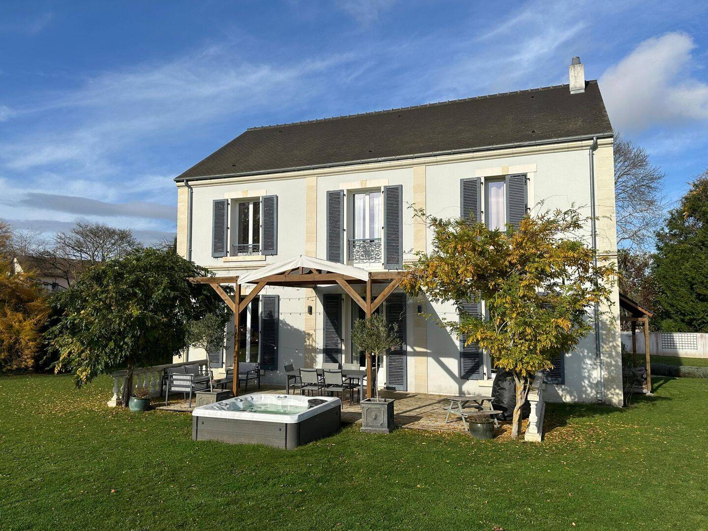 Maison 5 pièces 205 m² · à Méré · 205 m² · 875 000 €