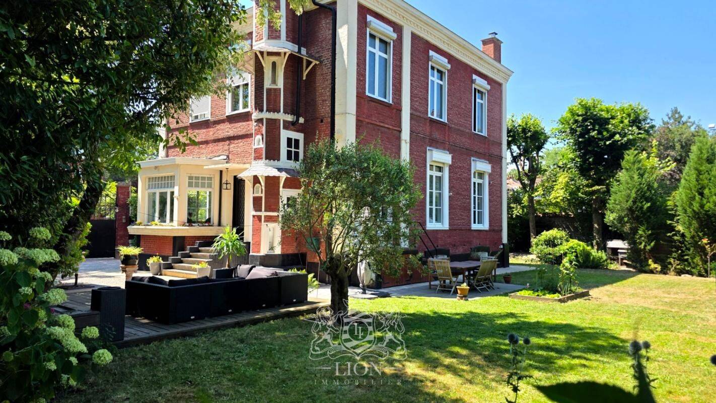 Maison 10 pièces 223 m² · à Lambersart · 223 m² · 1 295 000 €