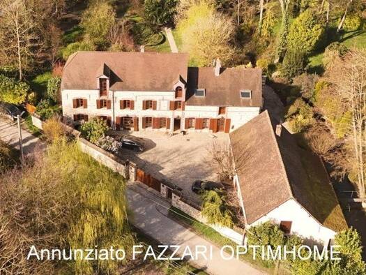 Maison à vendre 590 000 € 14 pièces 9 chambres 347 m² 15 431 m² de terrain Soligny-les-Étangs 10400