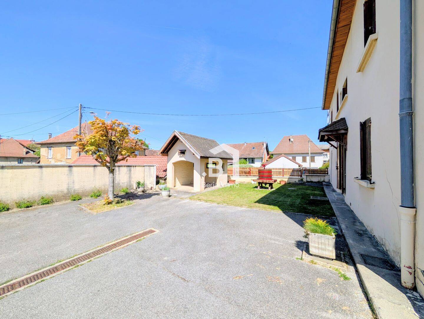 Maison 10 pièces 263 m² · à Saint-André-le-Gaz · 263 m² · 345 000 €