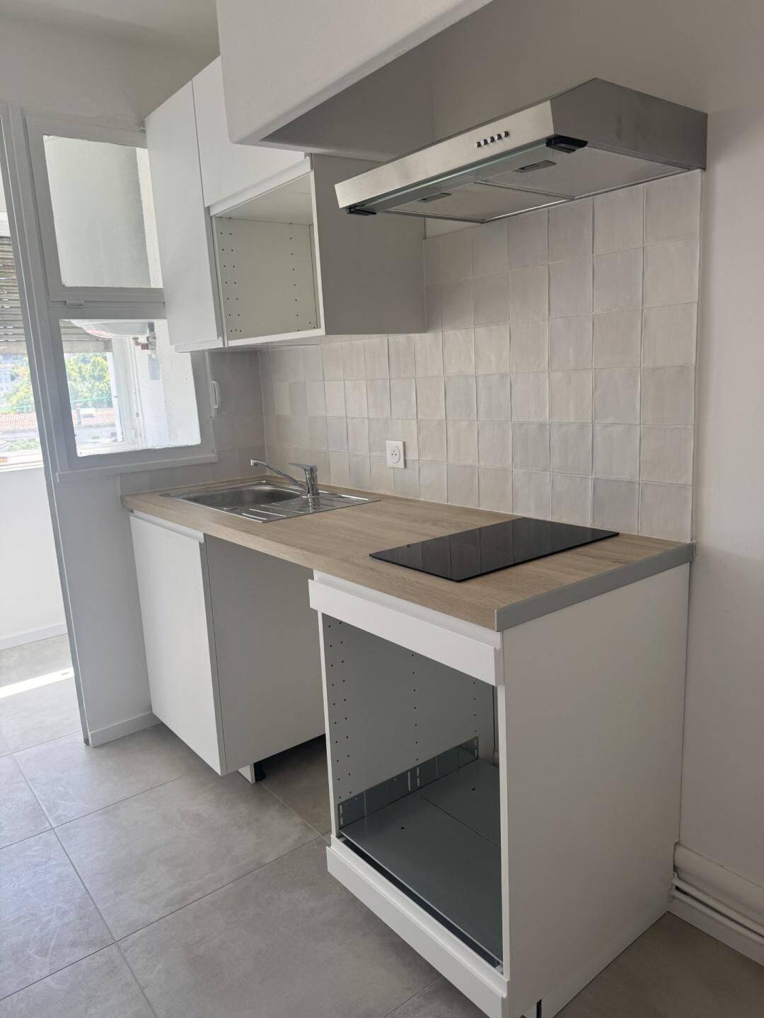 Appartement 2 pièces 47 m² · à Marseille 3ème Arrondissement · 46,7 m² · 715 €