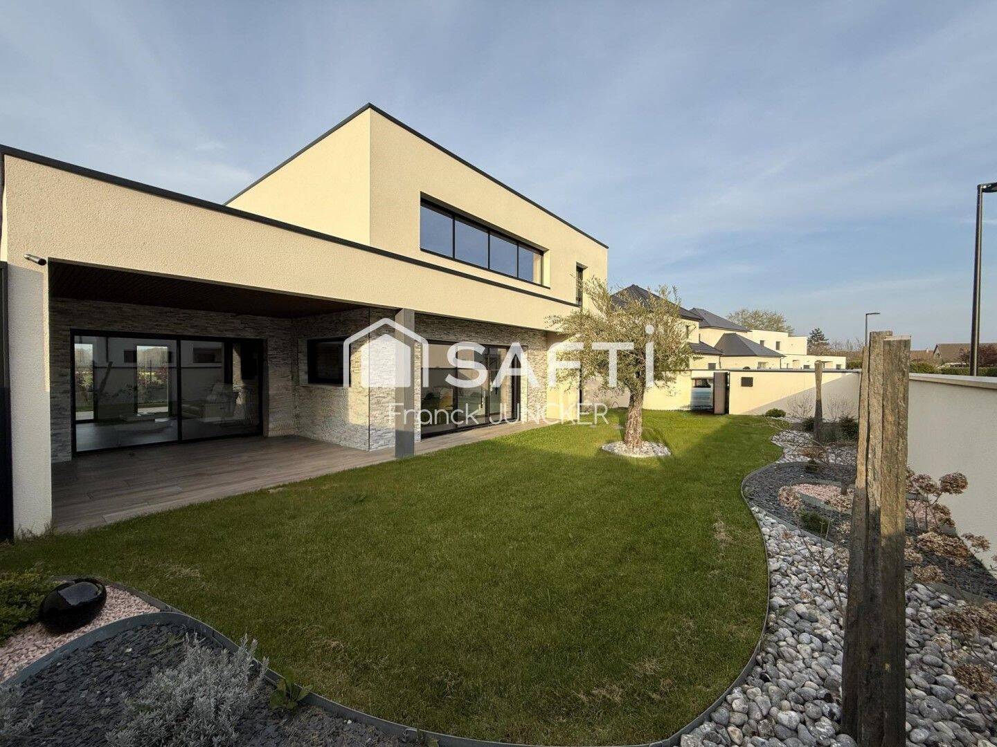 Maison 7 pièces 185 m² · à Biéville-Beuville · 185 m² · 790 000 €