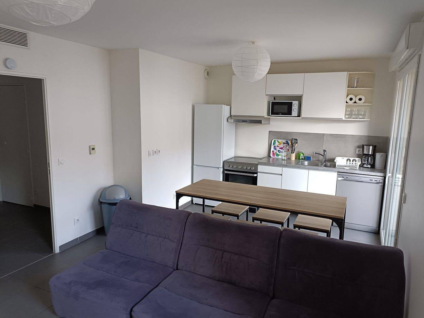 Appartement 1 pièce 63 m² · à Lyon 8ème Arrondissement · 63 m² · 700 €