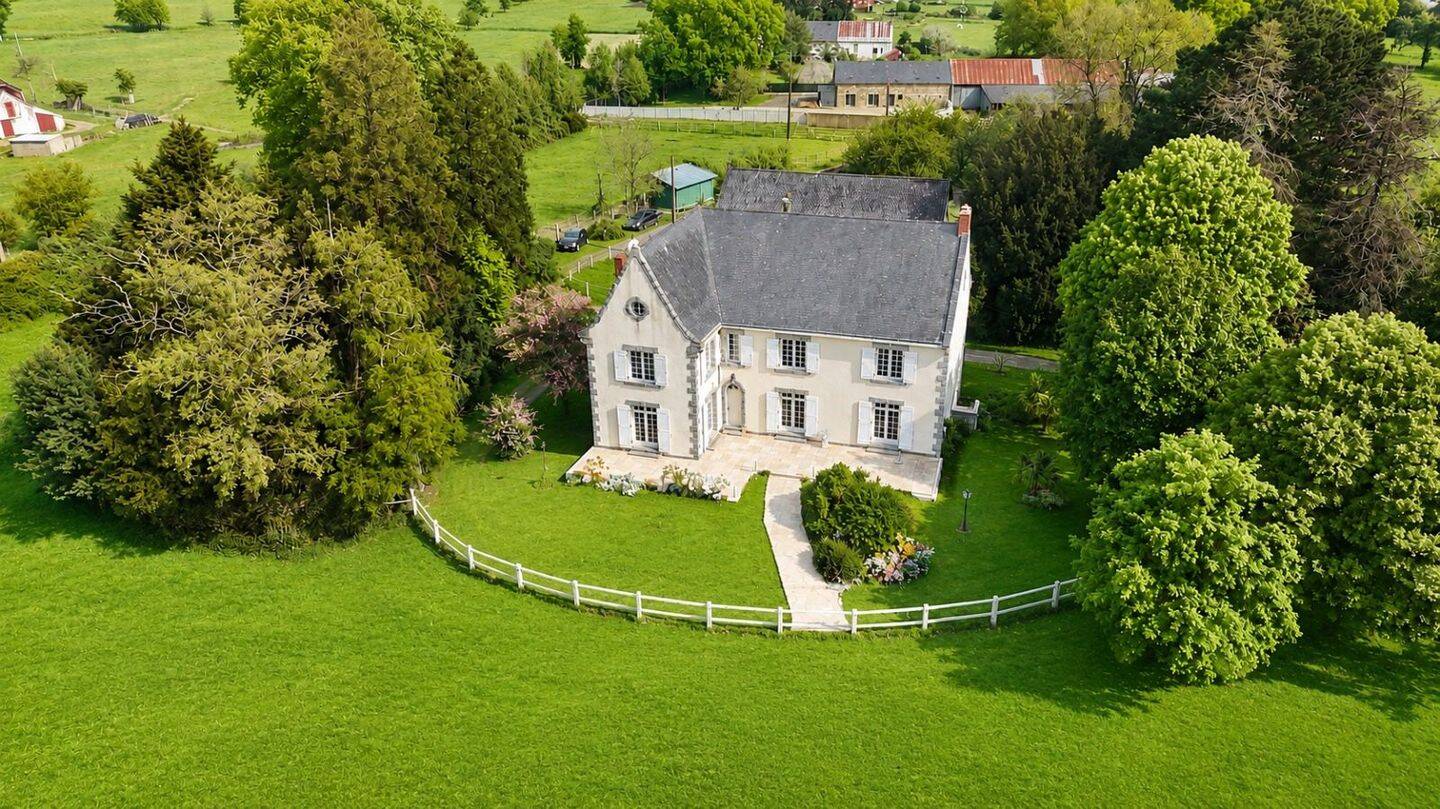 Maison 12 pièces 350 m² · à Soudan · 350 m² · 498 000 €