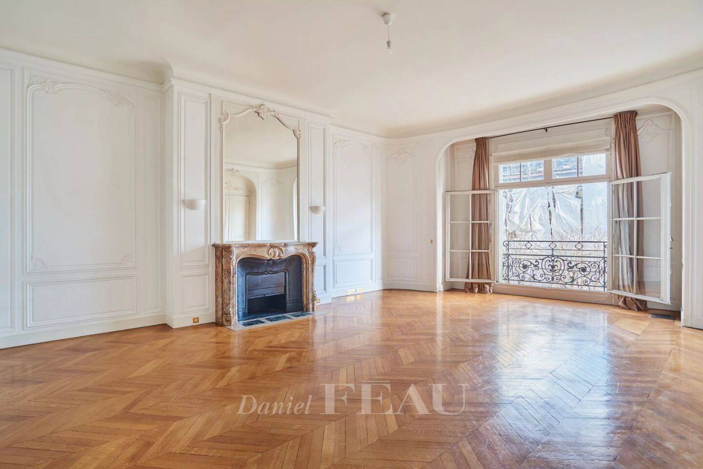 Appartement 6 pièces 293 m² · à Paris 8ème Arrondissement · 293 m² · 16 750 €