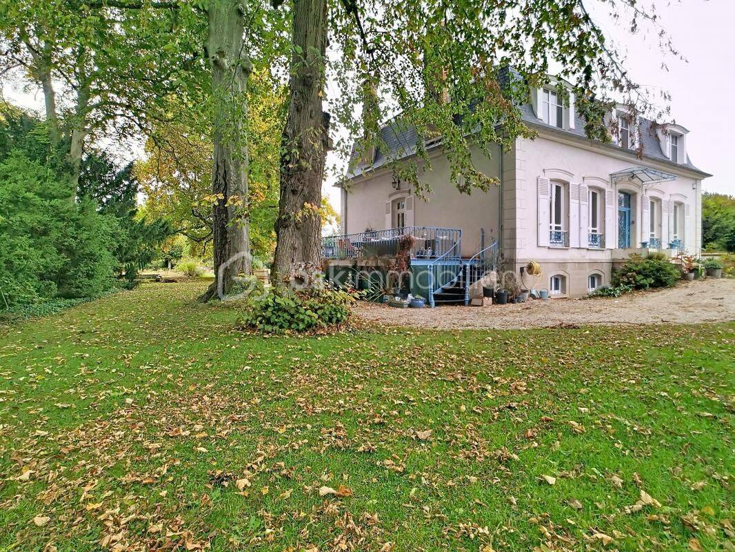 Maison 8 pièces 243 m² · à Germigny-l'Évêque · 243 m² · 805 000 €
