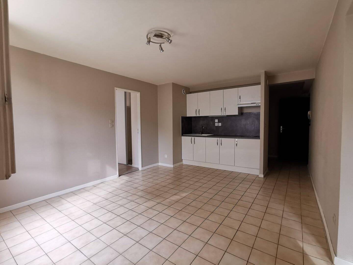 Appartement 3 pièces 50 m² · à Saint-Genis-Laval · 50 m² · 685 €/mois