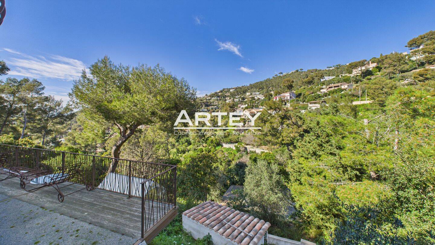 Maison 5 pièces 130 m² · à Carqueiranne · 130 m² · 720 000 €
