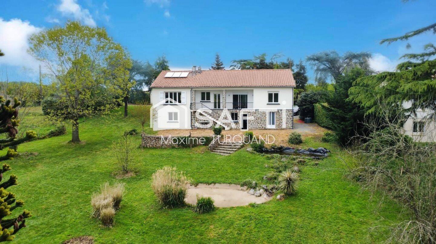 Maison 9 pièces 187 m² · à Cheffois · 187 m² · 162 000 €