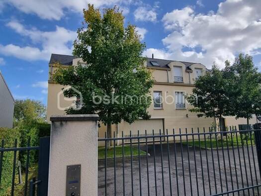 Appartement à vendre 148 000 € 2 pièces 1 chambre 48,5 m² Étage 1/2 Limite Persan-Bernes Persan 95340