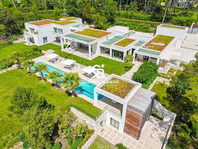 Maison à vendre + de 10M € 13 pièces 6 chambres 13 000 m² de terrain Mougins 06250