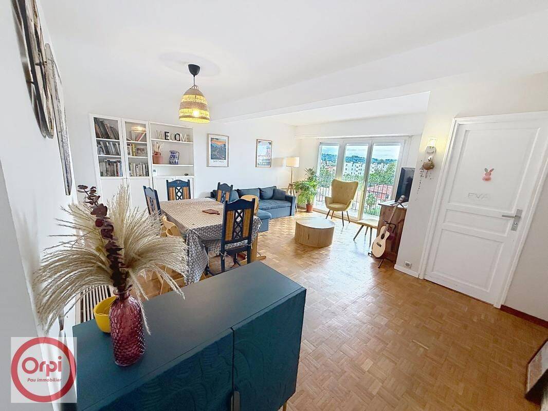 Appartement 5 pièces 82 m² · à Pau · 82 m² · 930 €