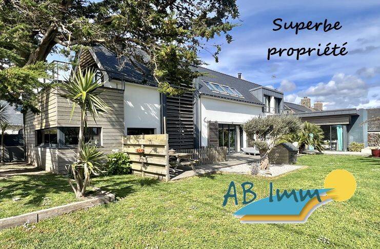 Maison 7 pièces 250 m² · à Larmor-Plage · 250 m² · 1 496 000 €