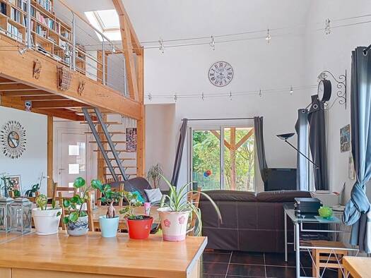 Maison à vendre 265 000 € 6 pièces 4 chambres 137 m² 2 500 m² de terrain Labeyrie 64300