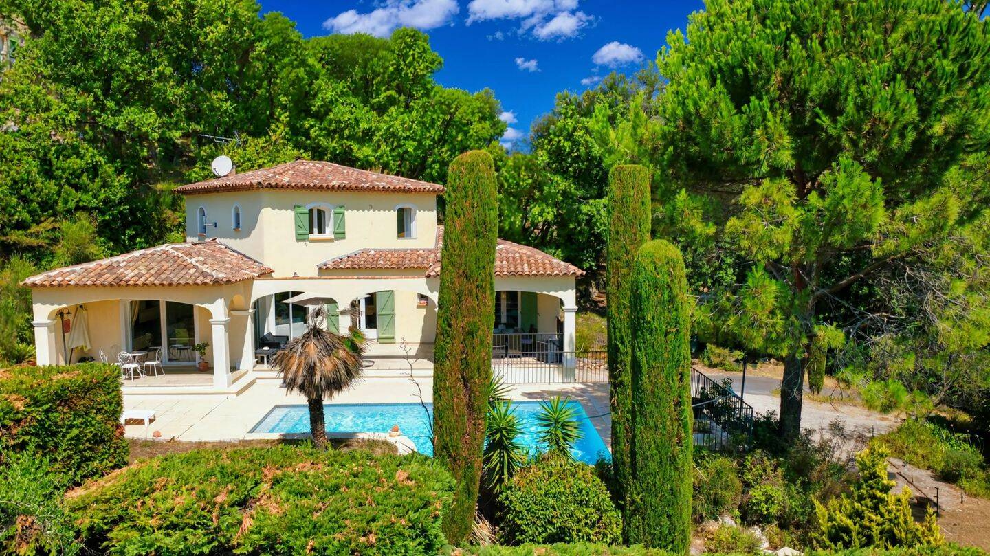 Maison 6 pièces 156 m² · à Roquefort-les-Pins · 155,7 m² · 1 050 000 €