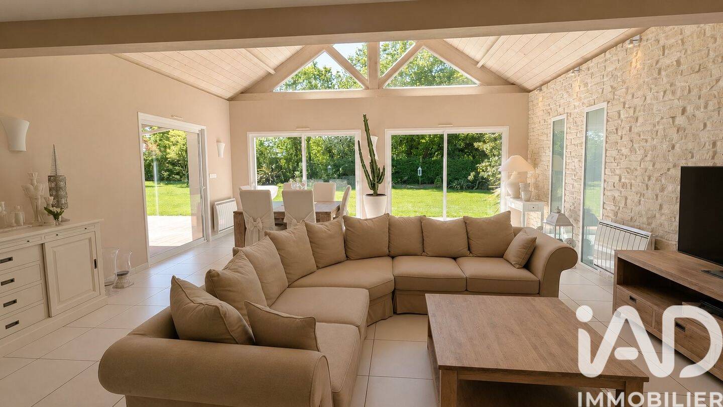 Maison 8 pièces 193 m² · à Saint-Mars-du-Désert · 193 m² · 460 000 €