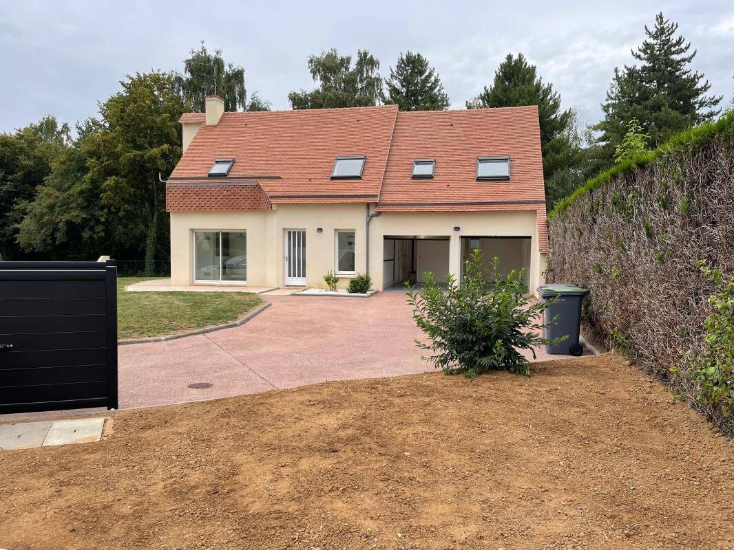 Maison 6 pièces 114 m² · à Ifs · 114,1 m² · 1 500 €