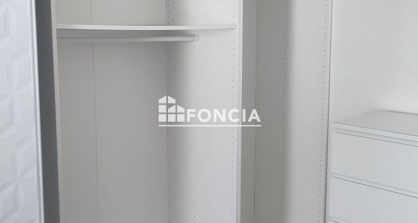 Maison 3 pièces 90 m² · à Bouafle · 89,7 m² · 1 300 €