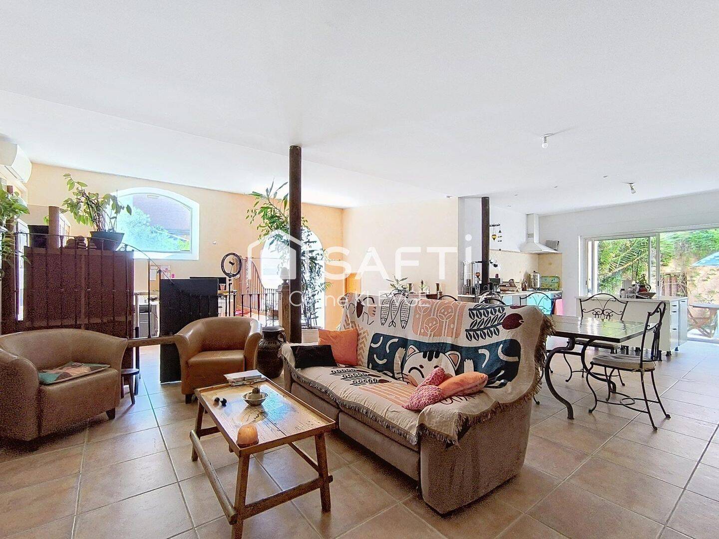 Maison 7 pièces 238 m² · à Montady · 238 m² · 449 000 €