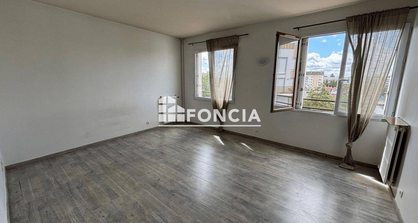 Appartement 1 pièce 34 m² · à Champigny-sur-Marne · 34 m² · 696 €