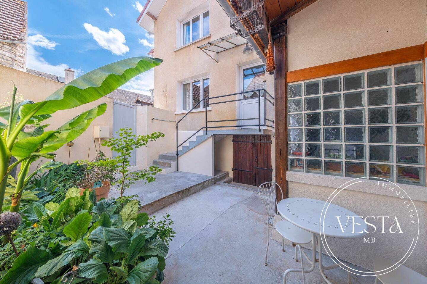Maison 8 pièces 243 m² · à Chambolle-Musigny · 243,2 m² · 420 000 €