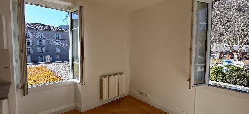 Appartement 1 pièce 13 m² · à Sassenage · 13,5 m² · 328 €/mois