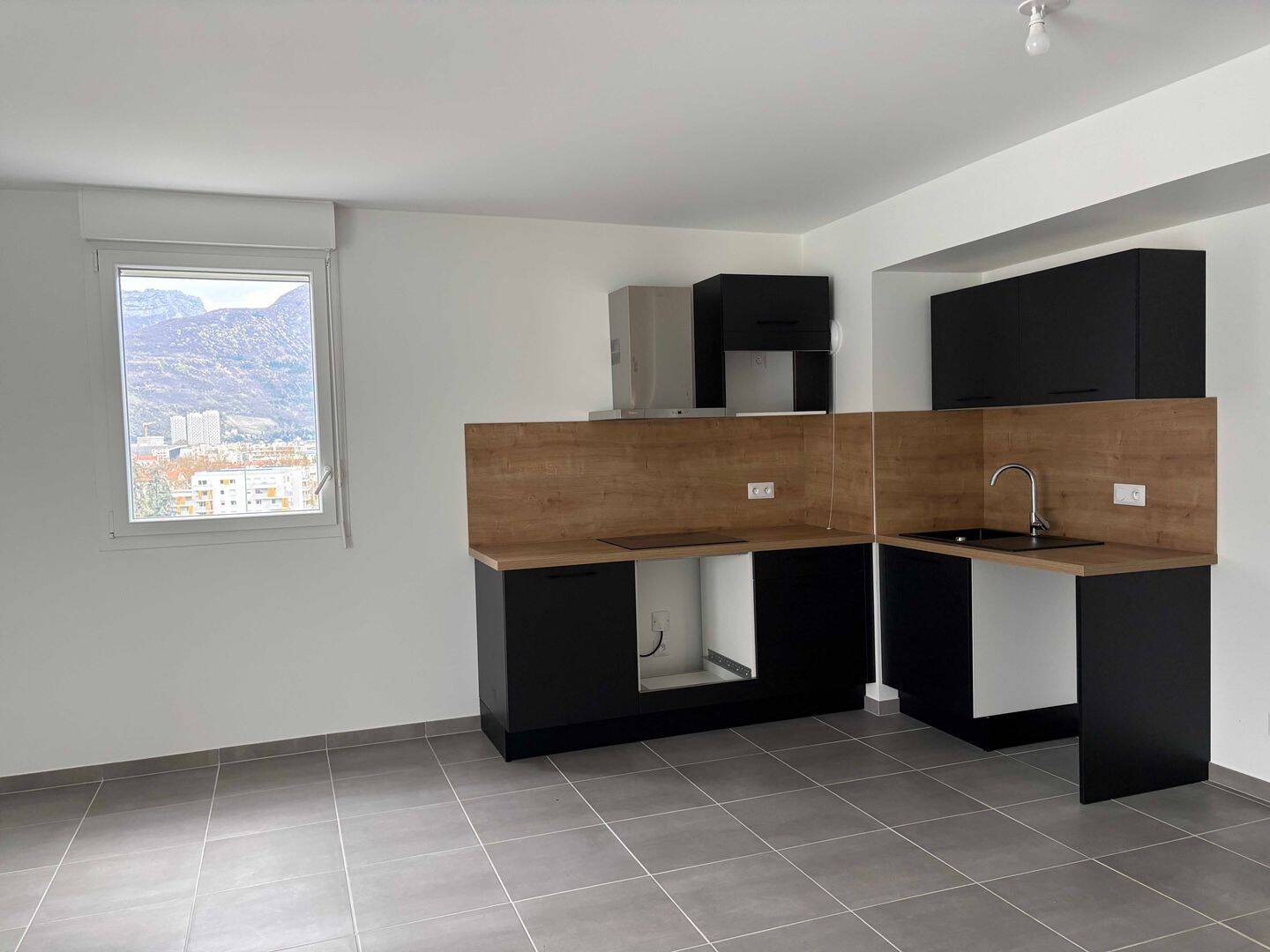 Appartement 4 pièces 86 m² · à Grenoble · 85,5 m² · 926 €