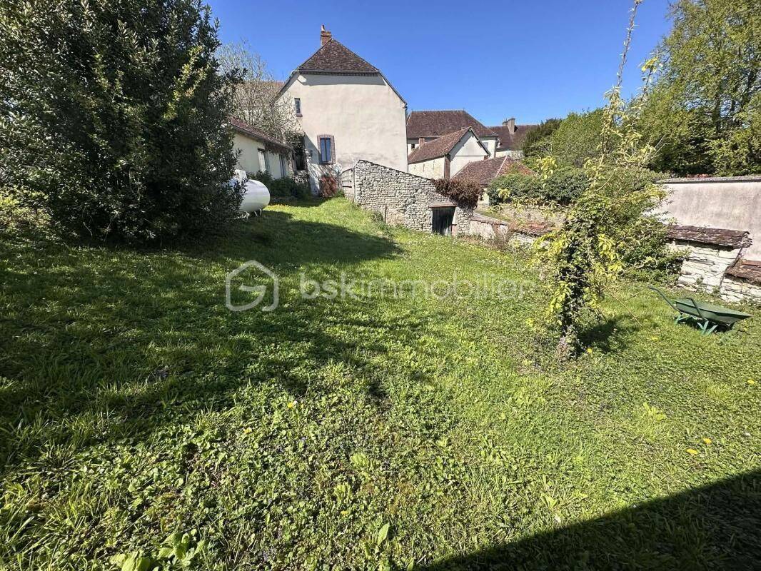 Maison 7 pièces 158 m² · à Neuvy-Sautour · 158 m² · 151 000 €