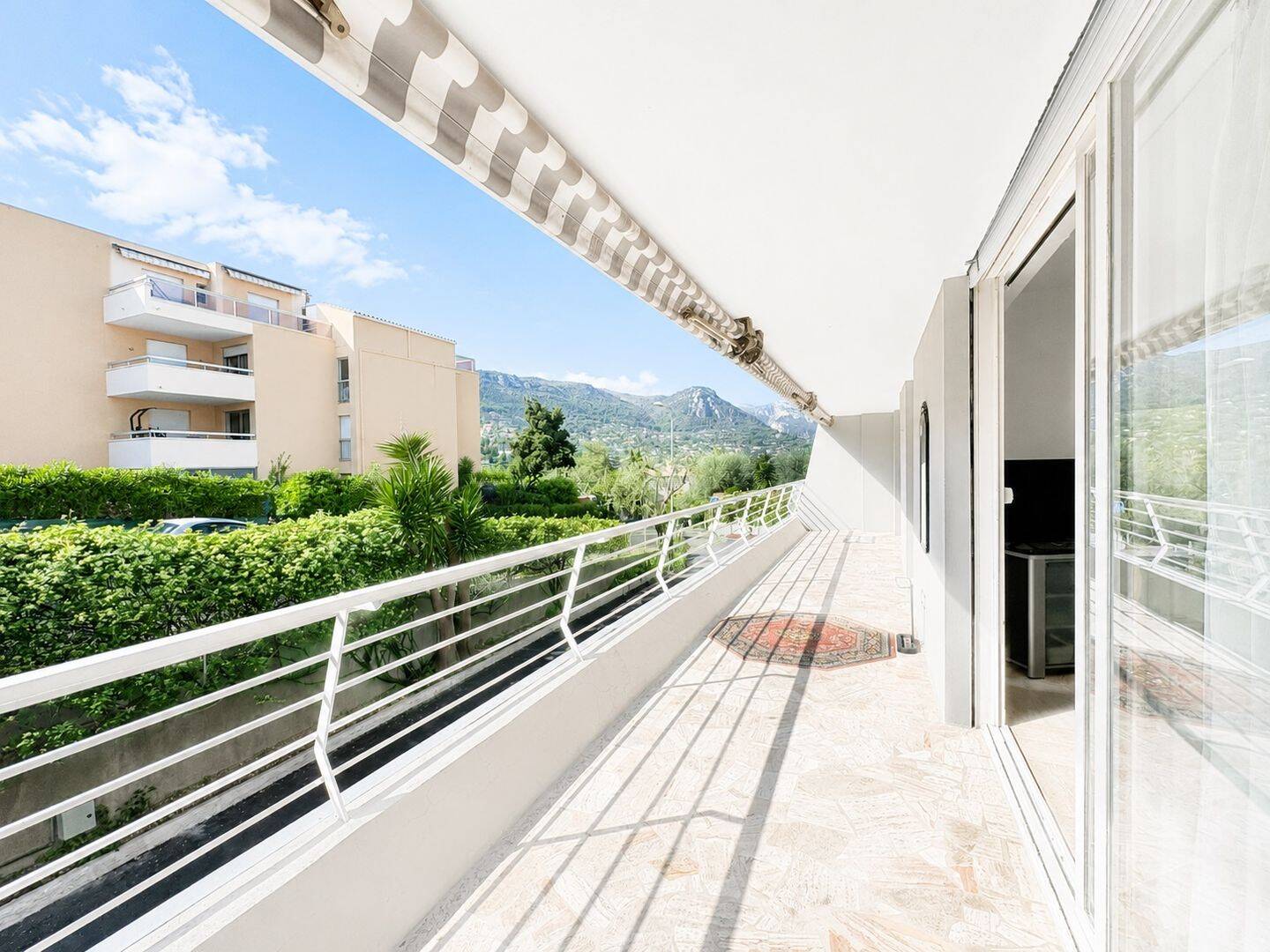 Appartement 2 pièces 58 m² · à Vence · 57,6 m² · 249 000 €