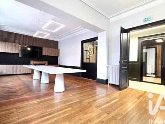 Maison à vendre 375 000 € 22 pièces 21 chambres 269 m² 565 m² de terrain Dienat-Forges Montluçon 03100