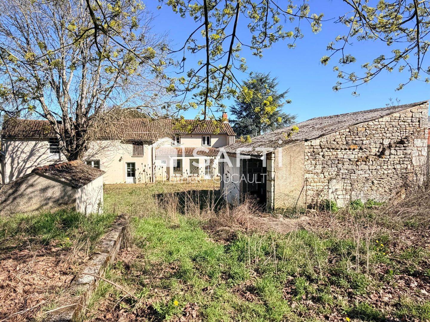 Maison 7 pièces 166 m² · à Guesnes · 166 m² · 112 000 €