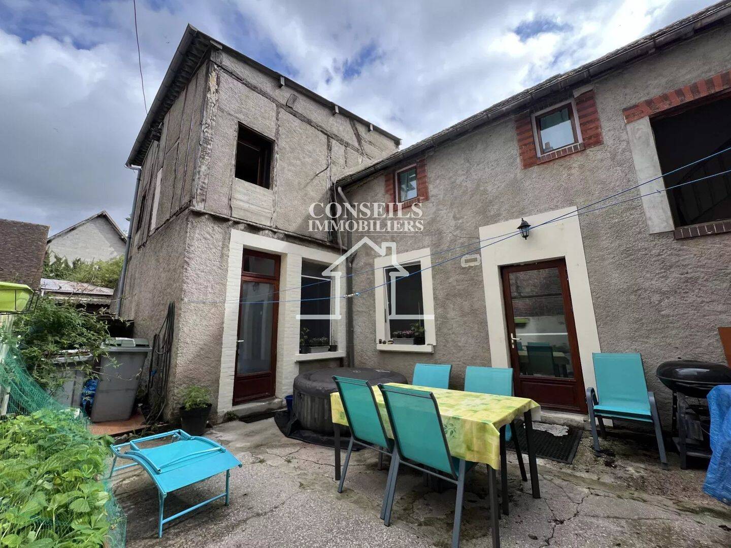 Maison 5 pièces 115 m² · à Saint-Julien-du-Sault · 115,4 m² · 127 000 €