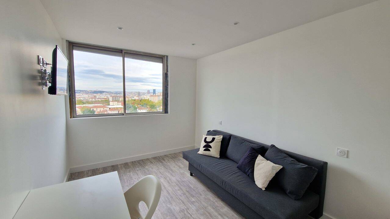 1 pièce 12 m² · à Bron · 12 m² · 590 €