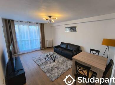 Appartement à louer 425 € 1 pièce 4 chambres 9 m² 2ème étage Montjoyeux Tours 37200