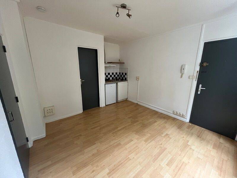 Appartement 1 pièce 16 m² · à Brive-la-Gaillarde · 15,5 m² · 320 €