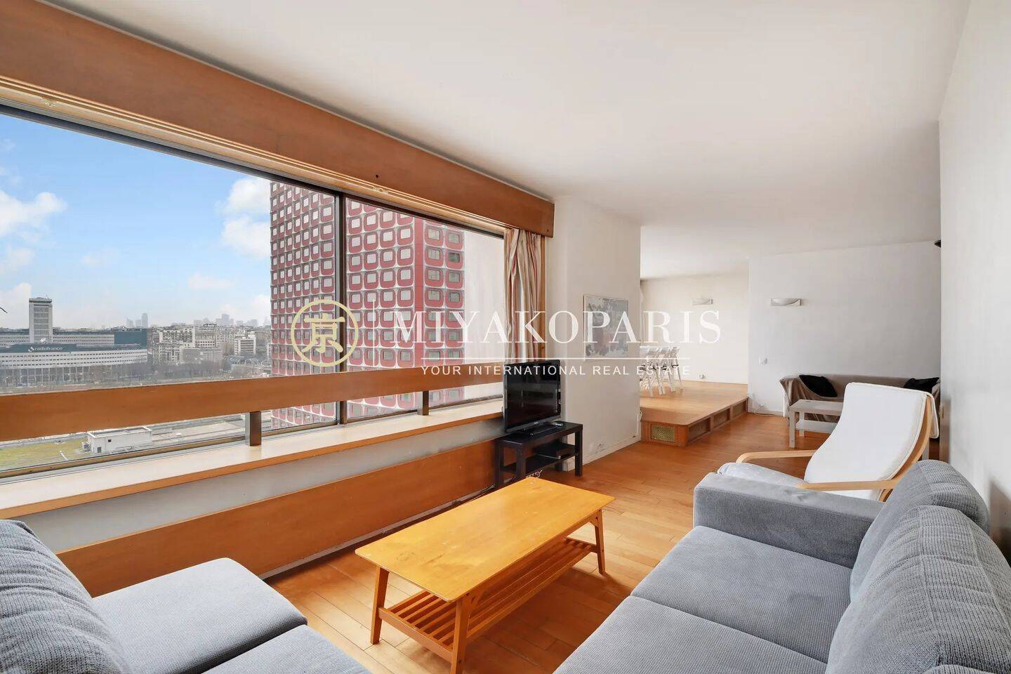 Appartement 4 pièces 95 m² · à Paris 15ème Arrondissement · 95 m² · 810 000 €