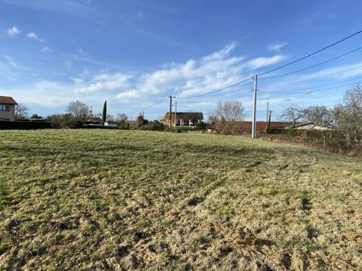 Terrain constructible viabilisé à vendre 89 000 € 700 m² de terrain Nord et Ouest Viriat 01440