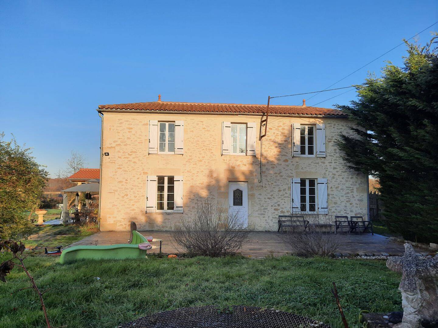 Maison 5 pièces 180 m² · à Sauveterre-de-Guyenne · 180 m² · 263 750 €
