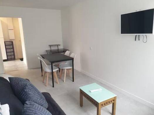 Appartement à louer - logement étudiant 459 € 2 pièces 1 chambre 35 m² Étage 1/4 Le Hameau Pau 64000